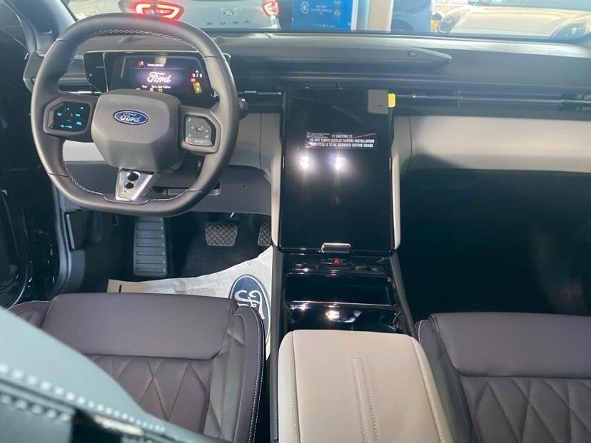 Ford Capri premium 286 cv 77 kwh