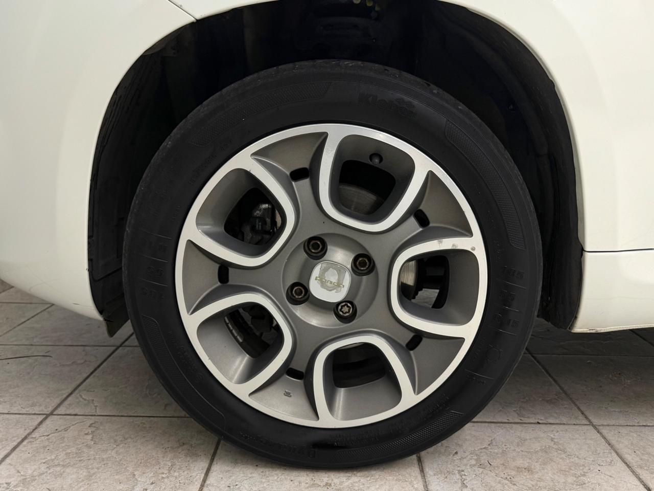 Fiat Panda 1.2 Lounge 5 POSTI NEOPATENTATI