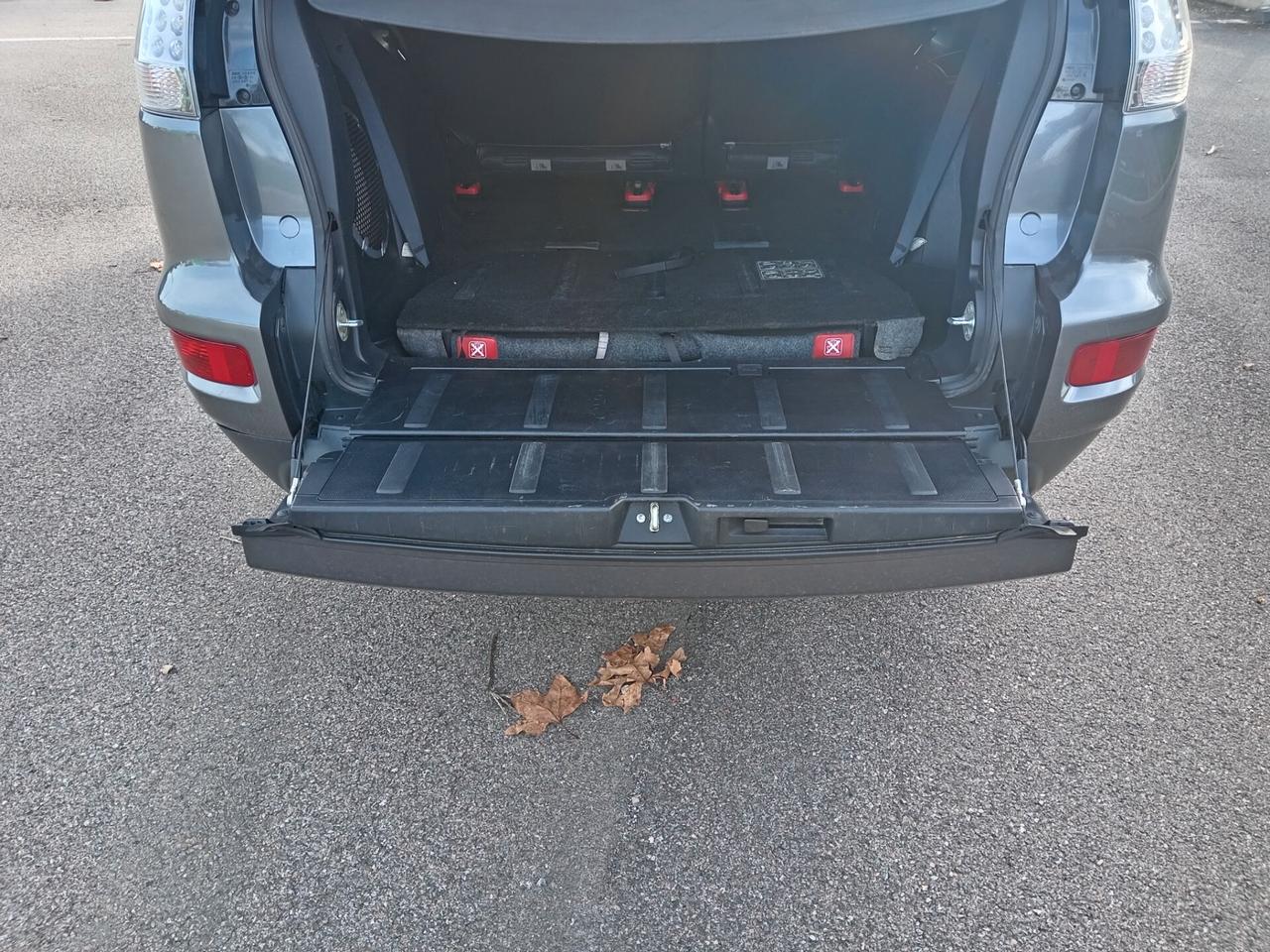 Mitsubishi Outlander 2.2 DI-D TC-SST Instyle DPF 7p TETTO APRIBILE