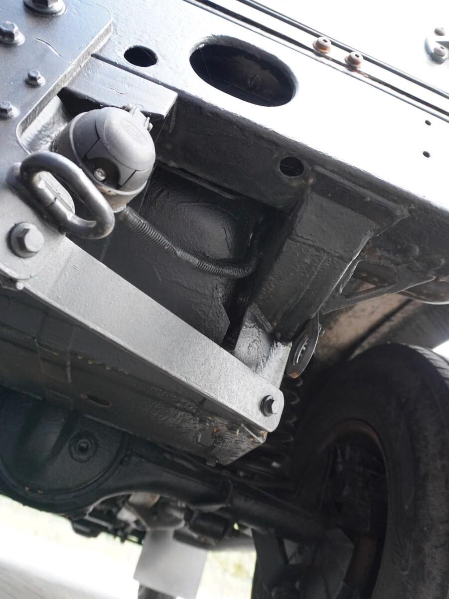 Land Rover Defender 90 TD4 Station Wagon E