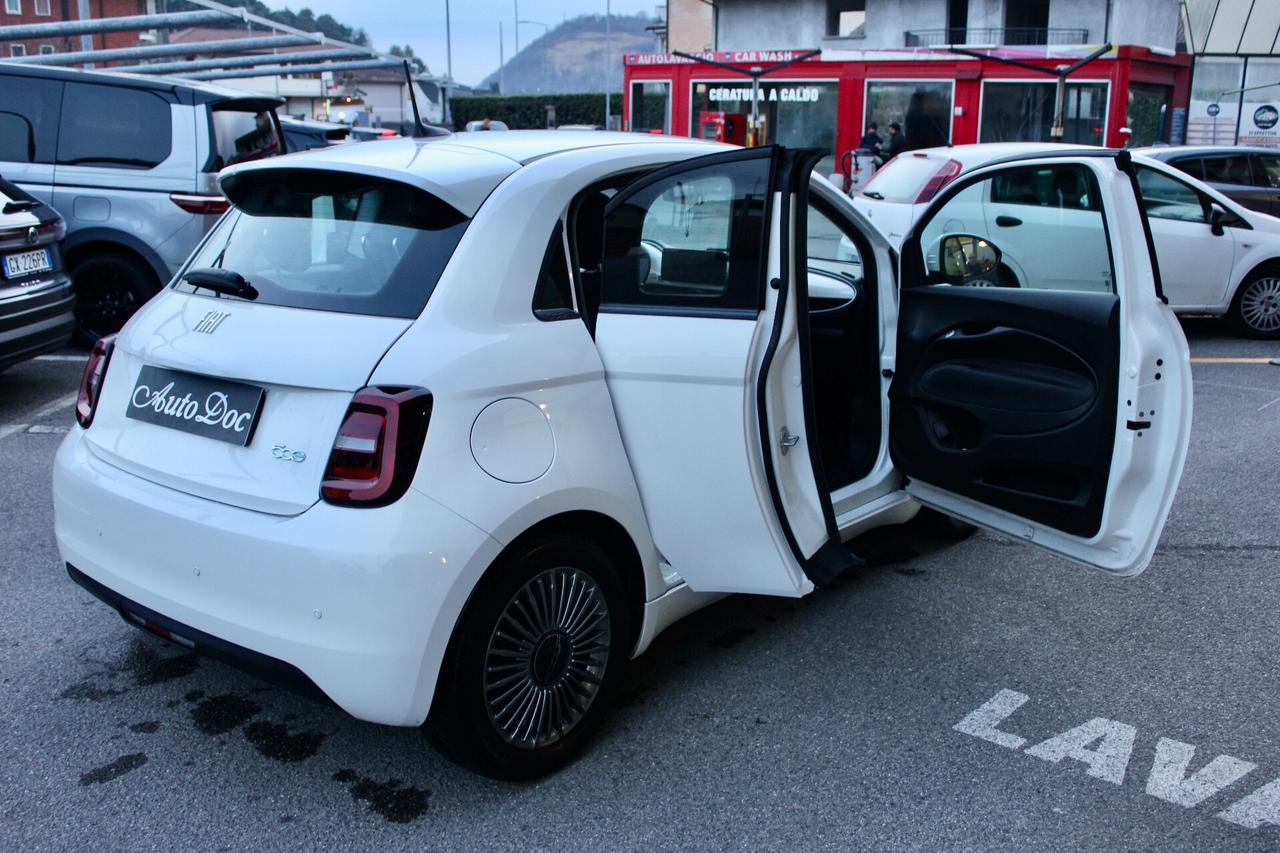 Fiat 500e Berlina 43 kWh Icon 3+1 SENSORI POST.
