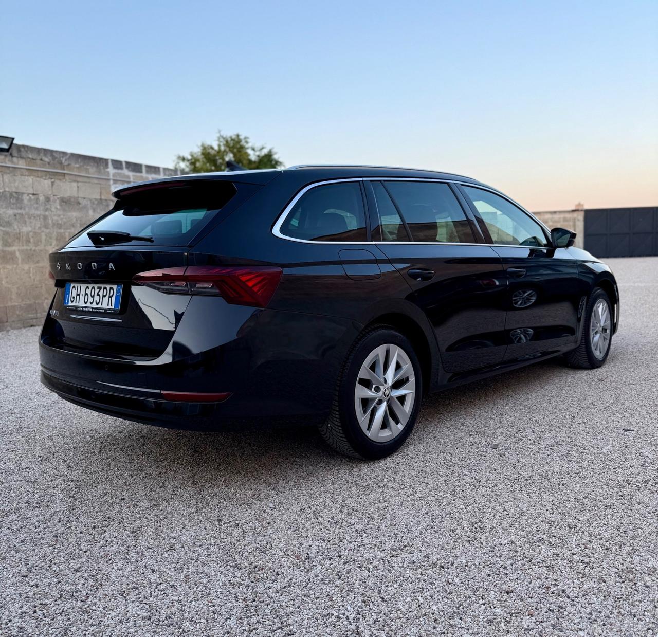 Skoda Octavia 2.0 TDI SCR 150 CV DSG Wagon Executive IVA ESPOSTA