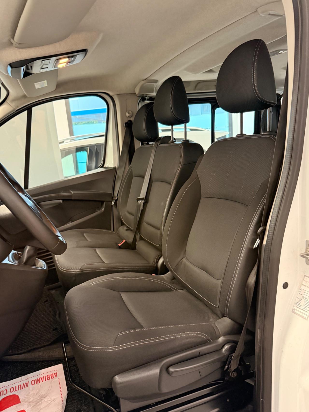 RENAULT Trafic 2.0DCI 110cv L1H1 9 POSTI
