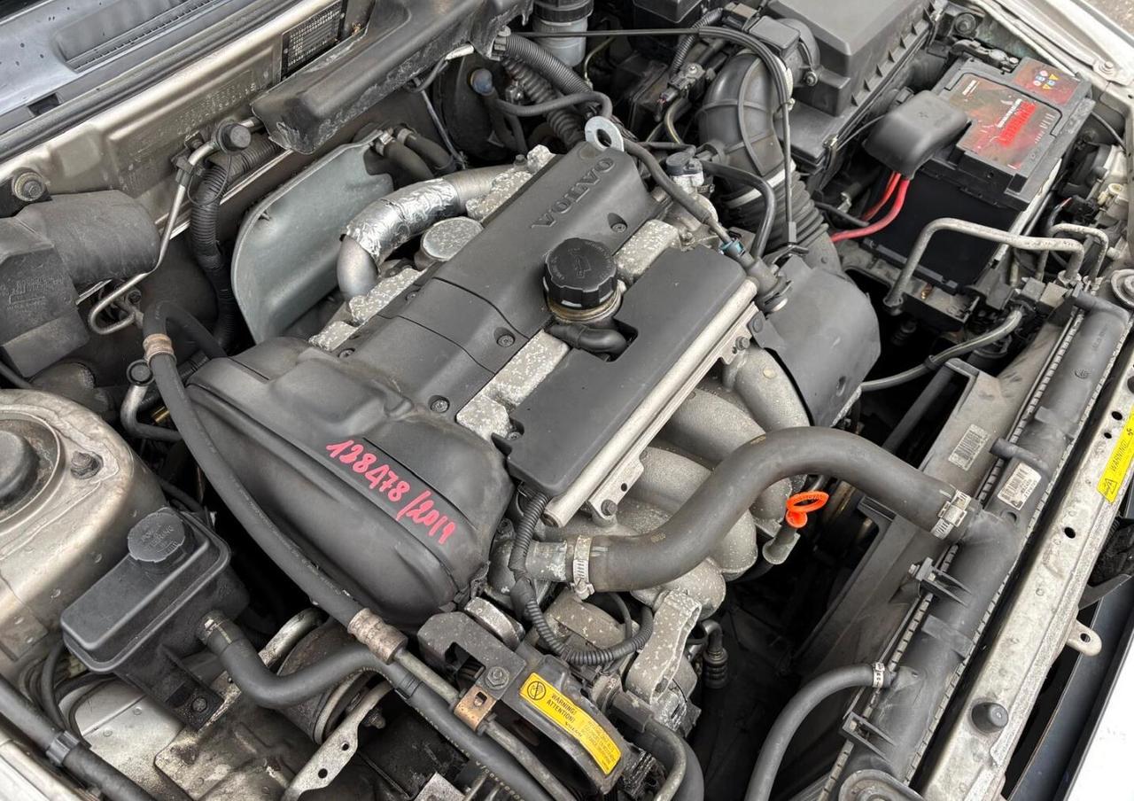 Volvo V40 1.6 16V cat