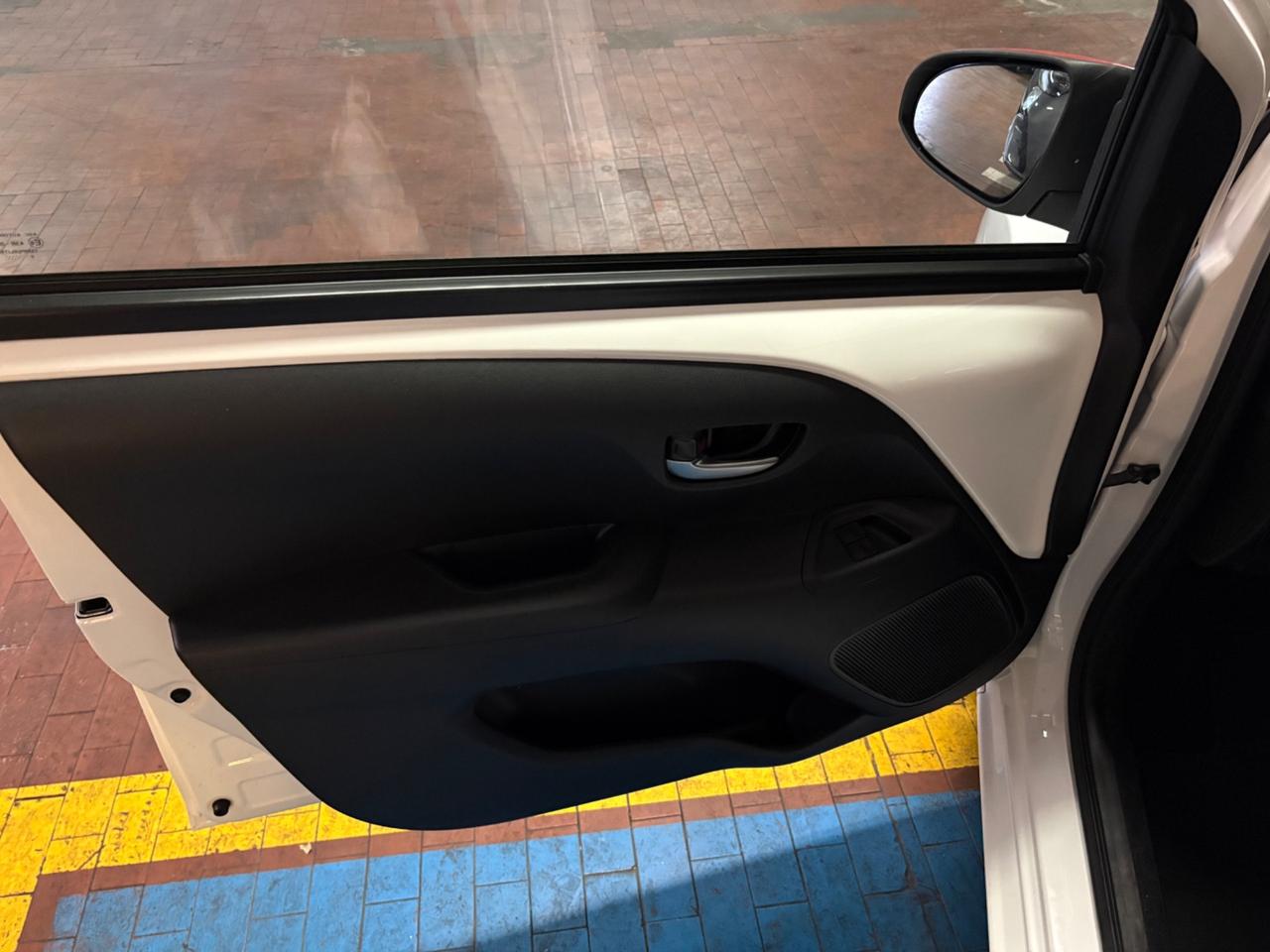 Toyota Aygo Connect 1.0 VVT-i 72 CV 5 porte x-clusiv MMT