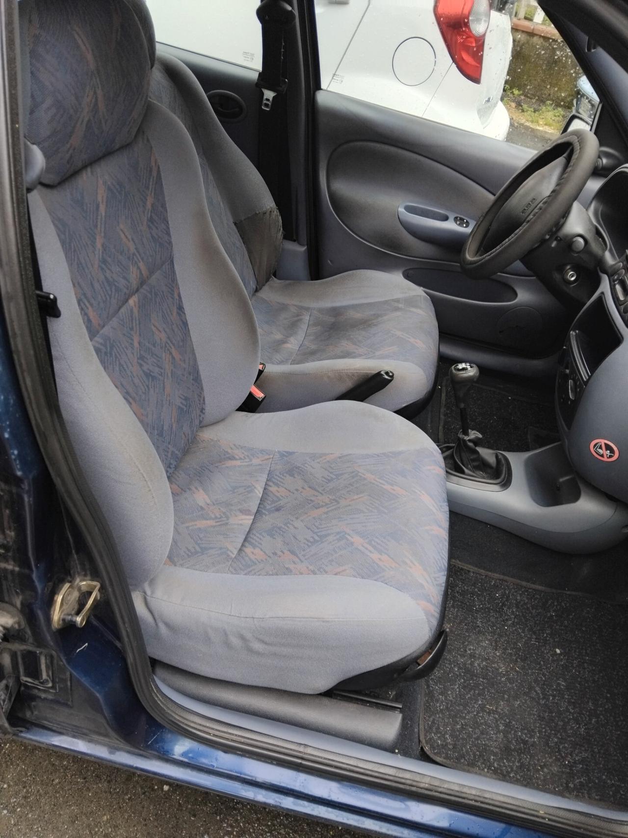 Ford Fiesta 1.2i 16V cat 5 porte Techno