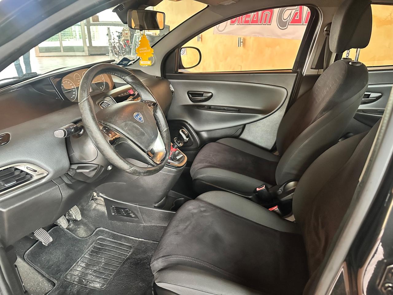 Lancia Ypsilon 0.9 TwinAir 85 CV 5 porte Metano Ecochic Gold