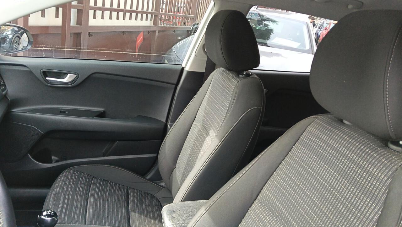 KIA STONIC 1.2 B/GPL-RETROC-KM 40.000