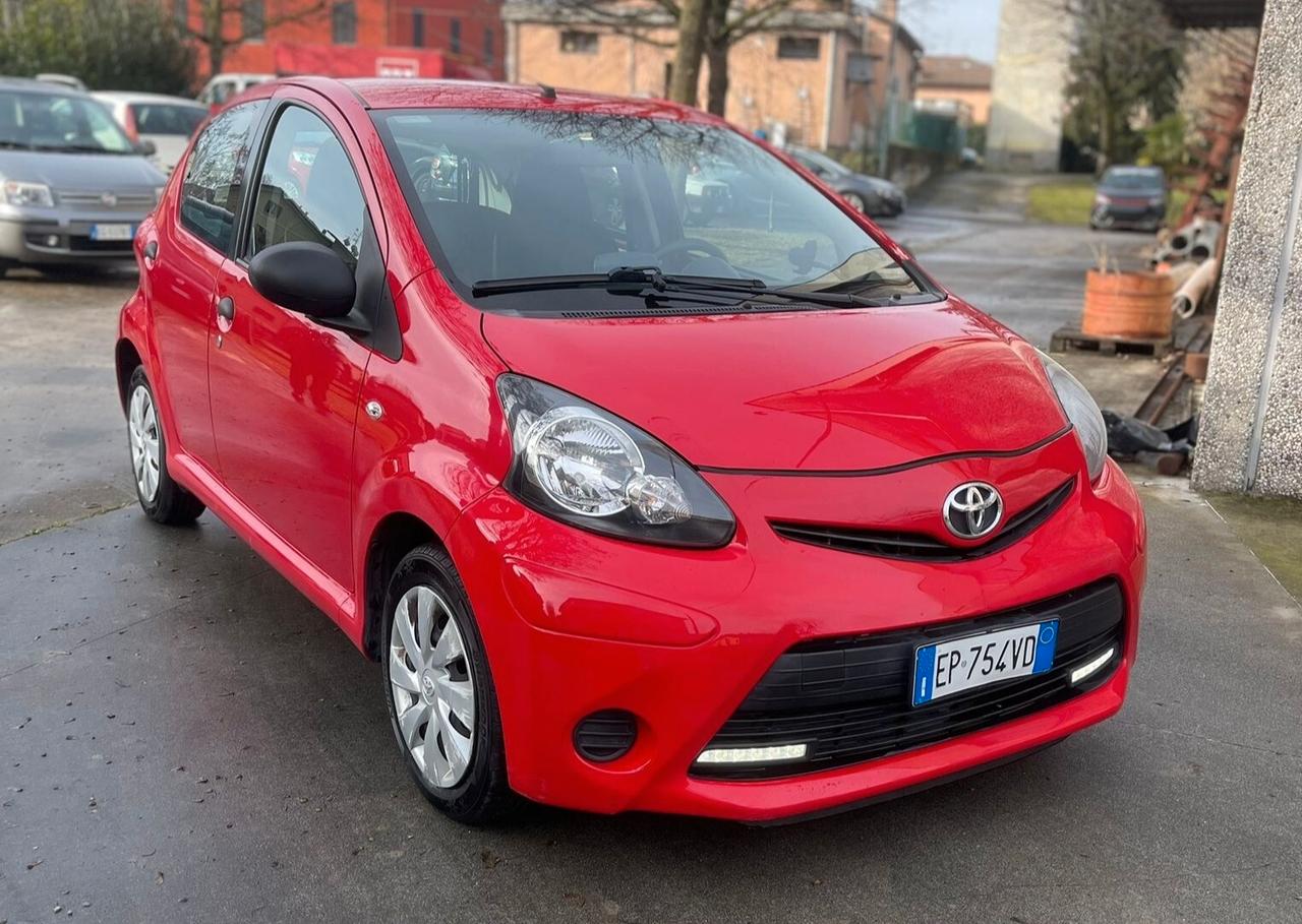 Toyota Aygo 1.0 12V VVT-i 5 porte Active Connect