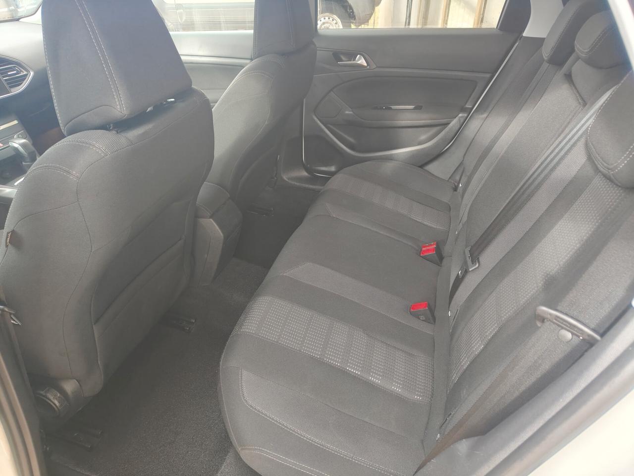 Peugeot 308 BlueHDi 120 S&S EAT6 SW Allure