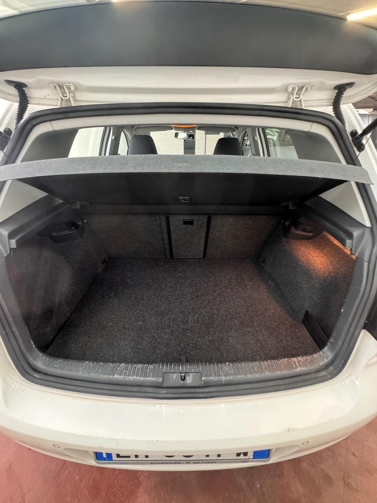 Volkswagen Golf 1.6 TDI DPF 5p. 2012