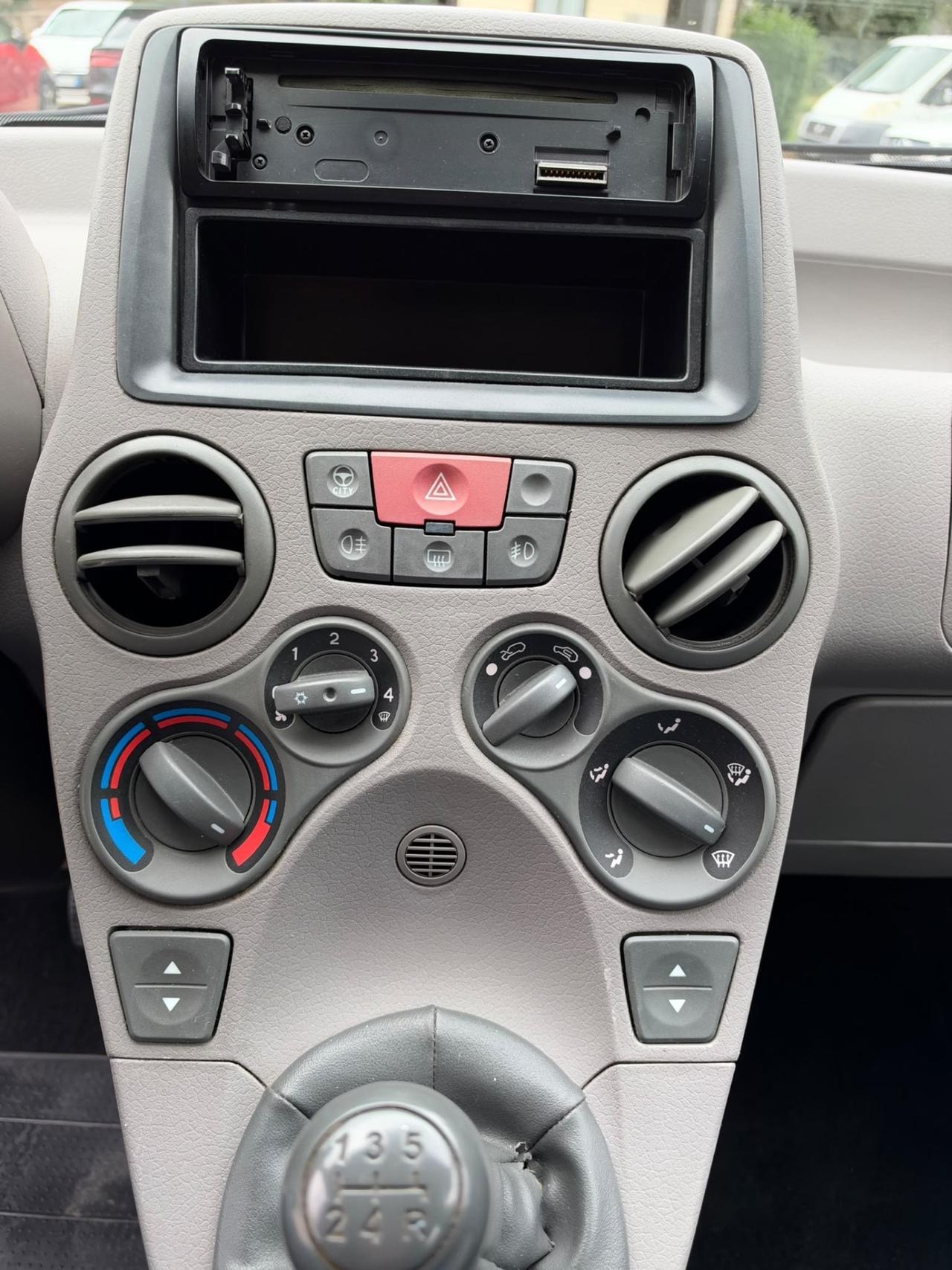 Fiat Panda 1.2 Benzina // Neopatentati