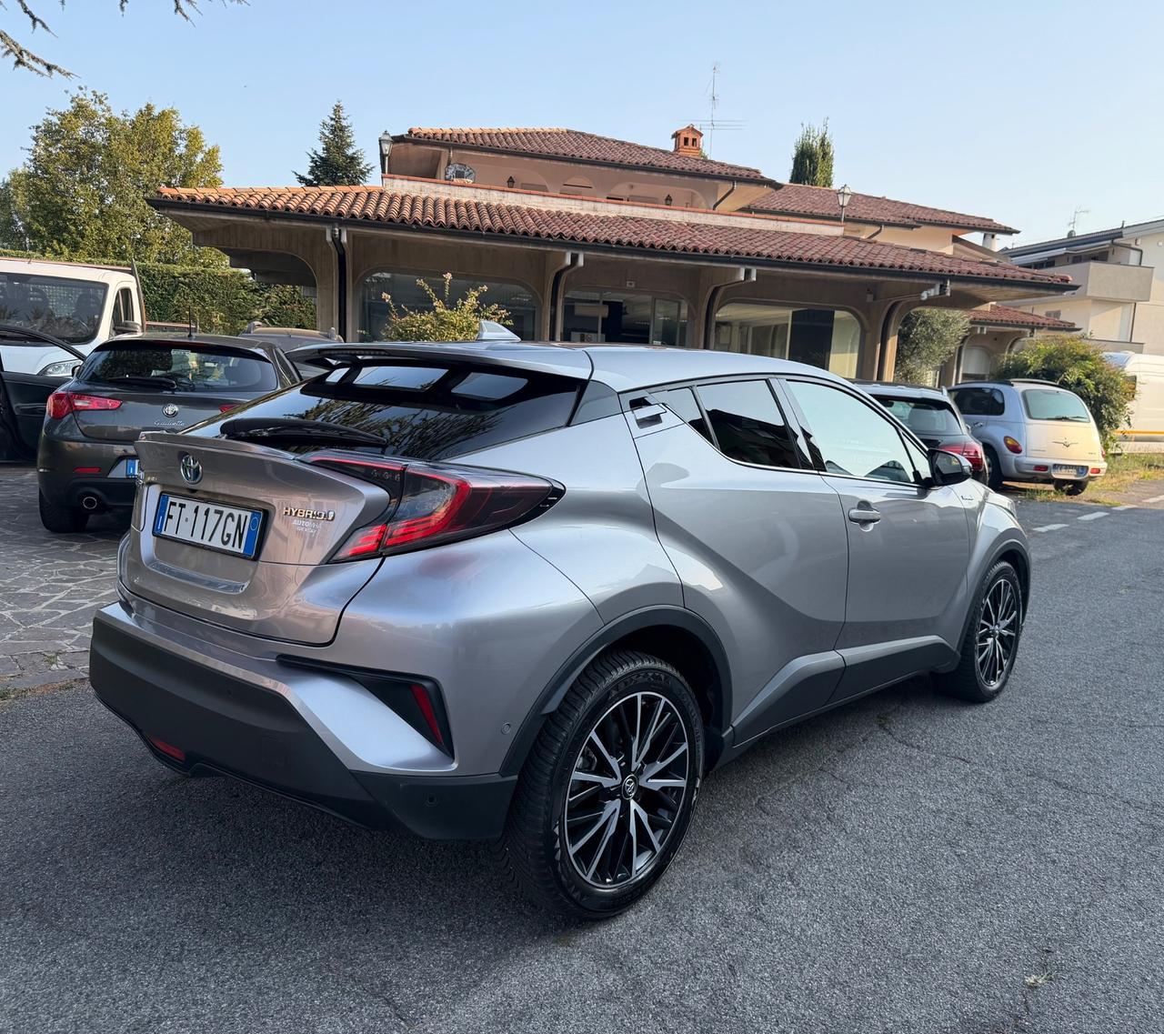 Toyota C-HR 1.8 Hybrid E-CVT Lounge