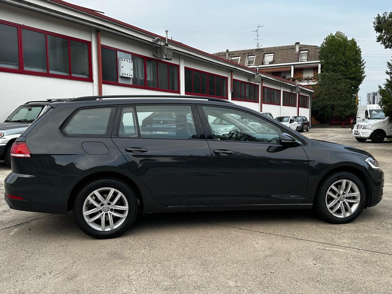 Volkswagen Golf Variant 1.0 TSI 115 CV Business BlueMotion Tech.