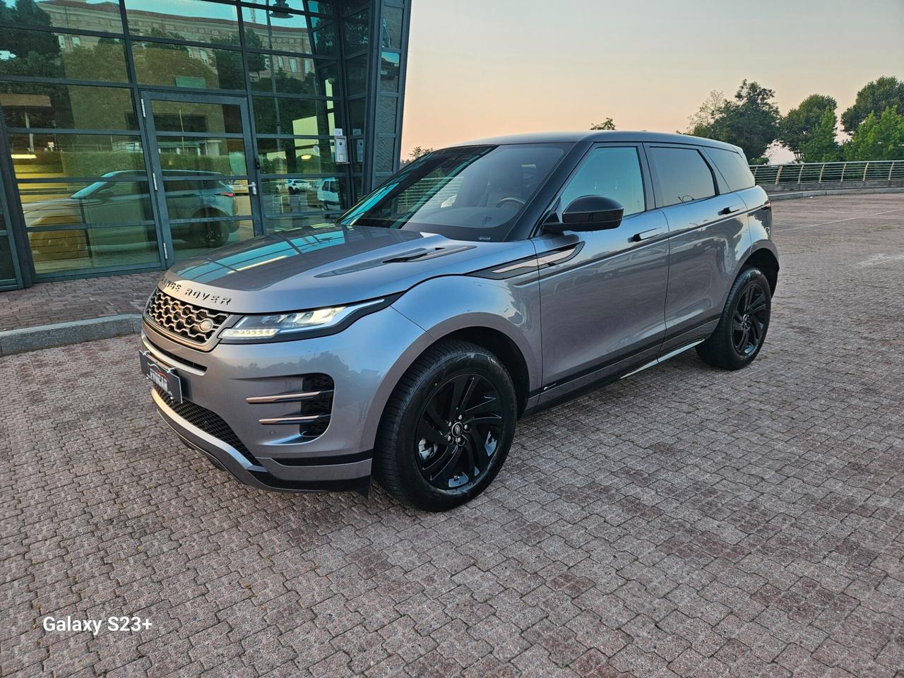 Range Rover Evoque HYBRID R-dynamic