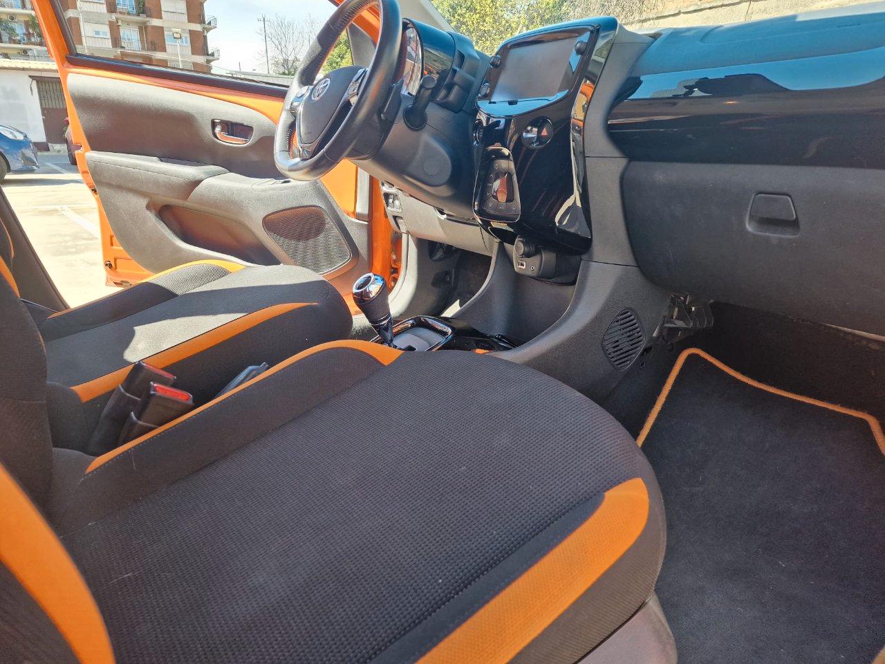 Toyota Aygo 5 Porte Aygo 5p 1.0 x-wave Orange m-mt 72cv cambio automatico
