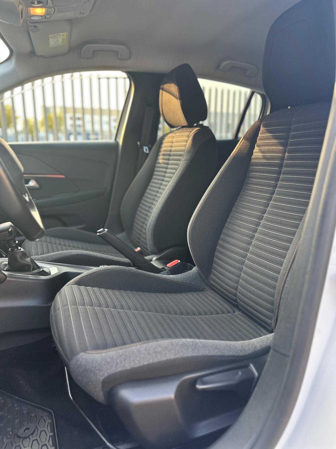 PEUGEOT 208 (anno 2021)