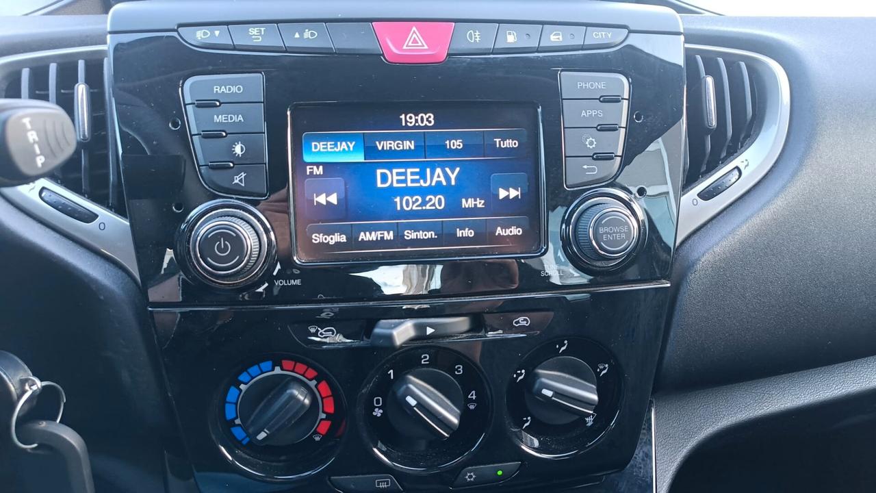 Lancia Ypsilon 1.2 69 CV 5 porte GPL Ecochic Gold