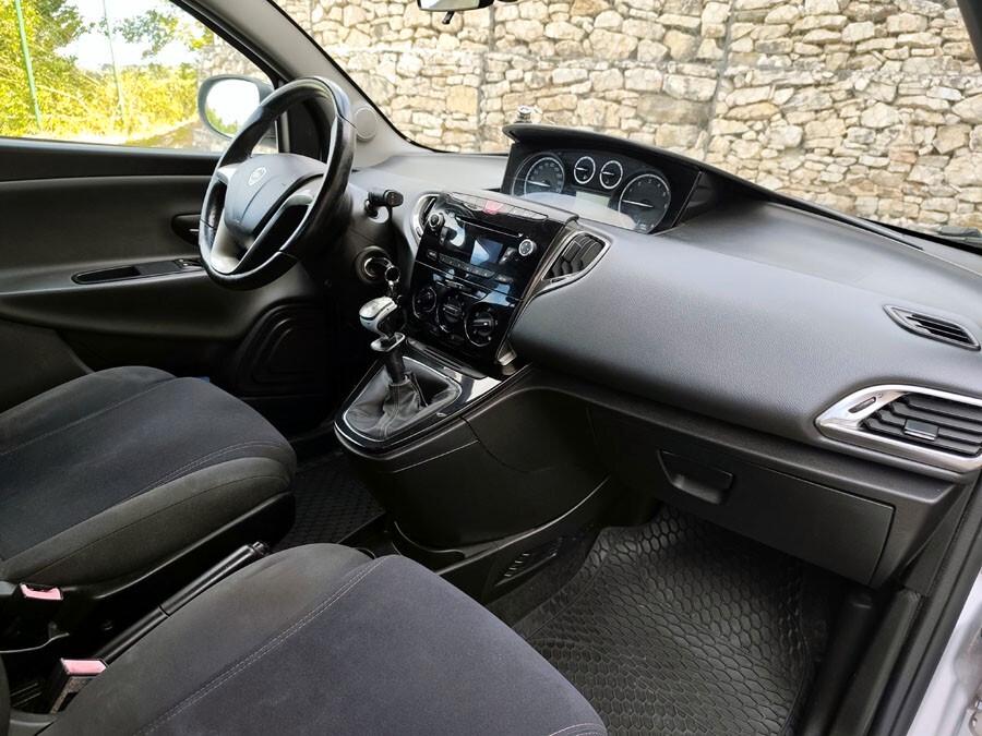 Lancia Ypsilon 1.2 69 CV 5 porte GPL Ecochic Platinum