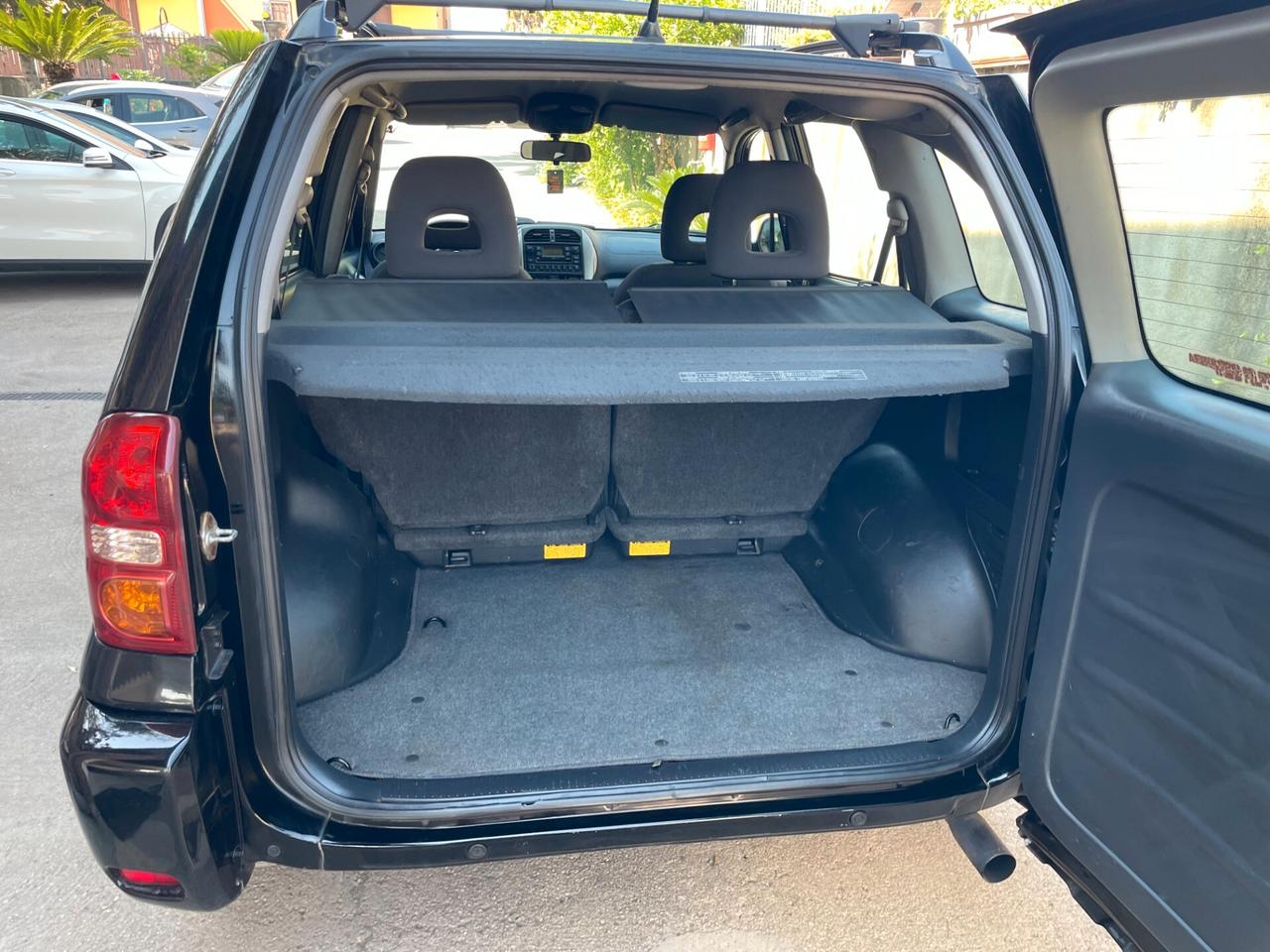 Toyota RAV 4 RAV4 2.0 Tdi D-4D cat 5 porte Sol Distribuzione