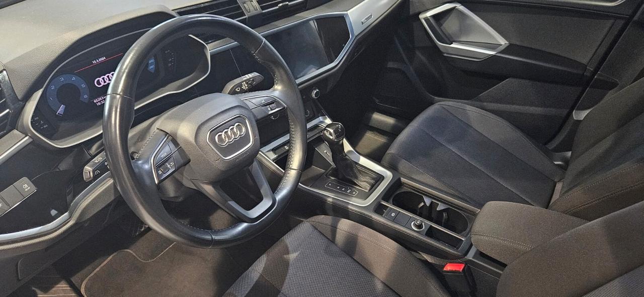 Audi Q3 35 2.0 tdi 150cv s-tronic