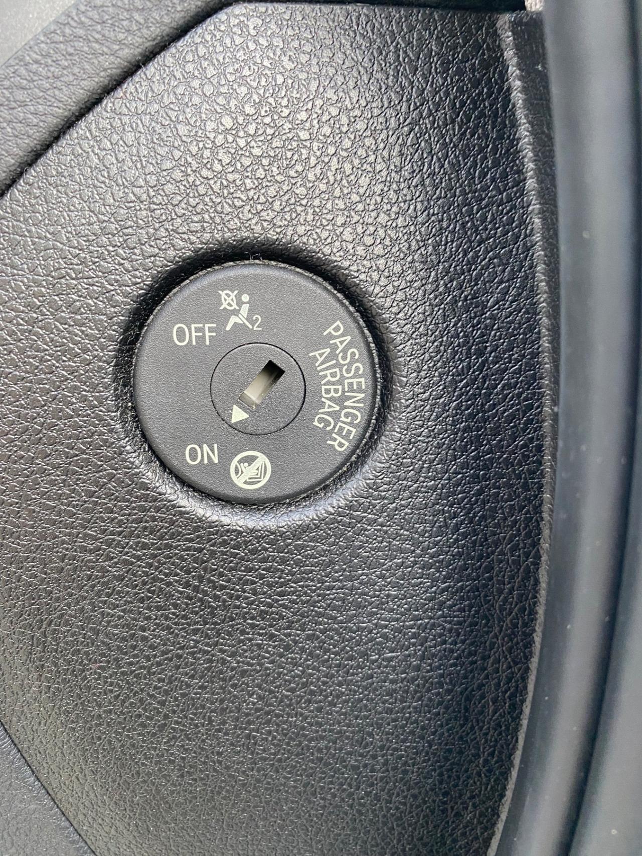 Bmw 116 116d 5p. Urban auto
