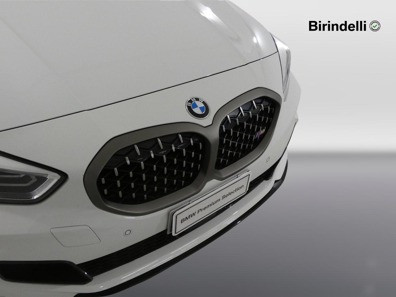 BMW Serie 1 (F40) - M 135i xDrive