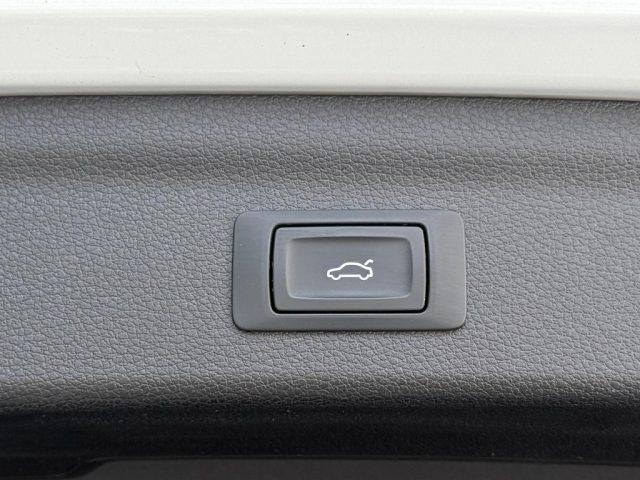 AUDI Q3 35 TDI S line edition