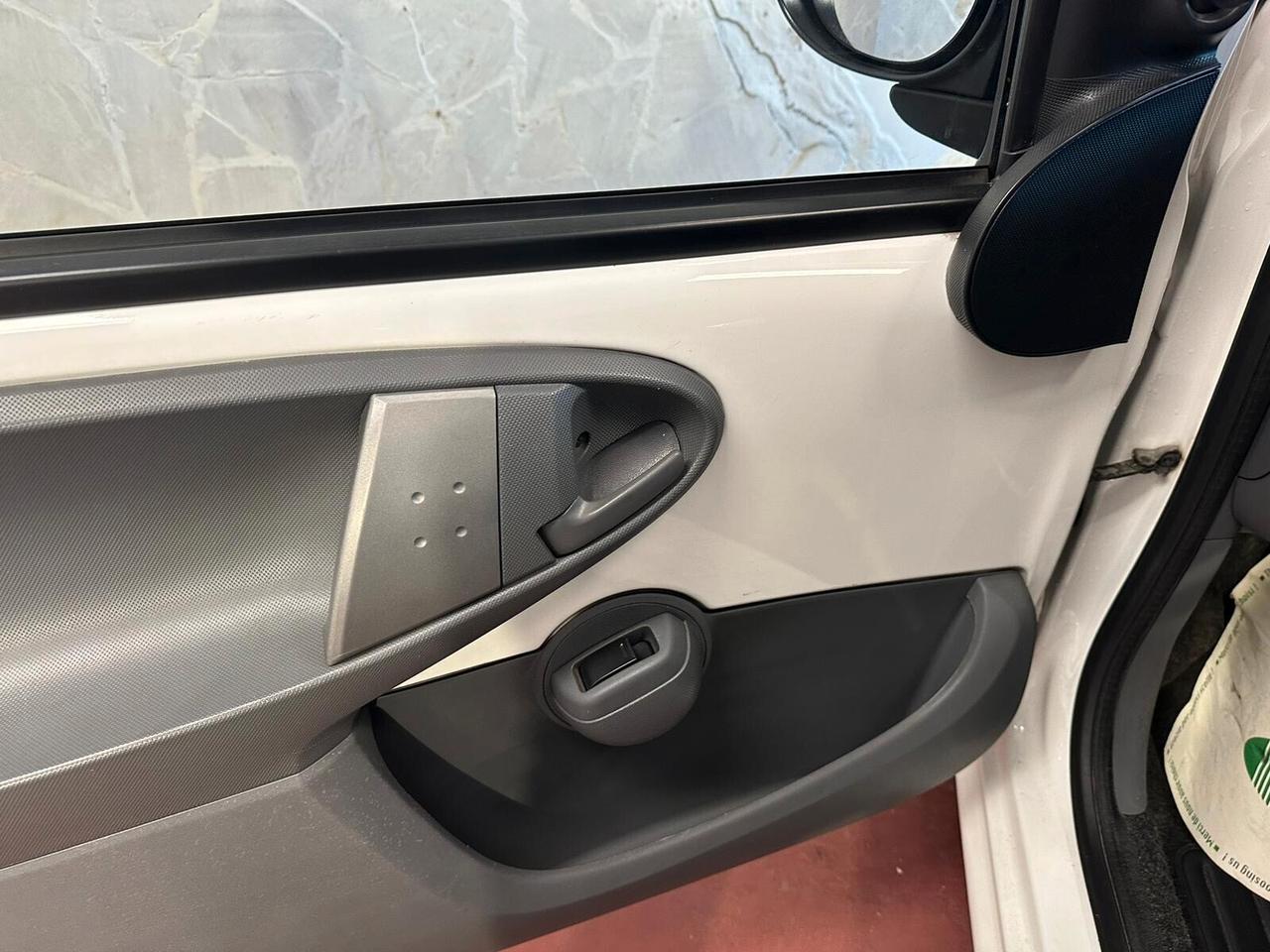 Peugeot 107 1.0 68CV 3p. Sweet Years