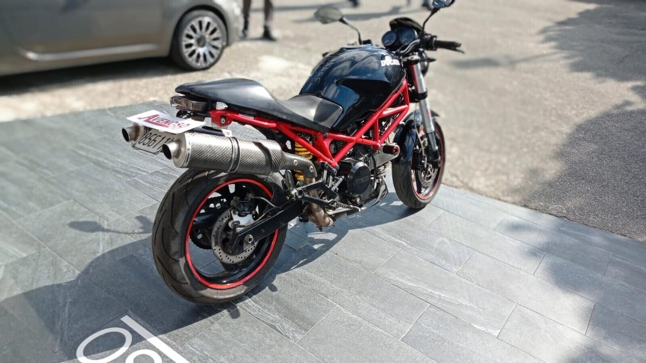 Ducati Monster 695 70cv