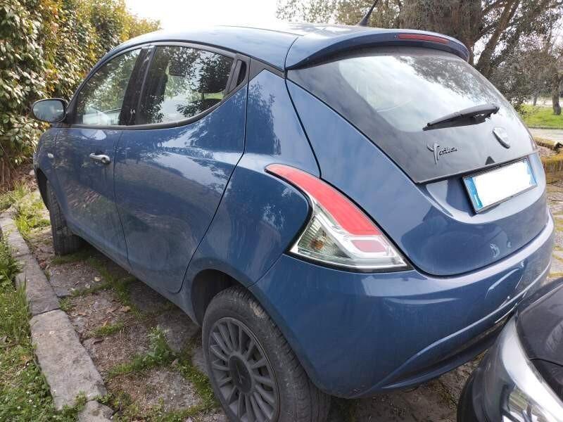 Lancia Ypsilon 0.9 TwinAir 85 CV 5 porte Metano Ecochic