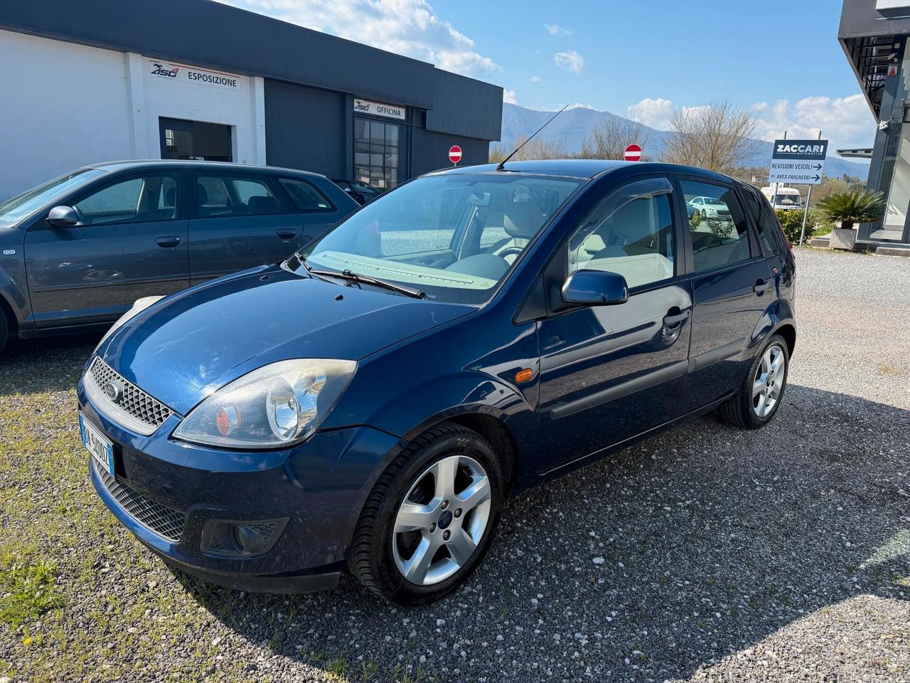 Ford Fiesta 1.4 TDCi 5 porte (Neopatentati)