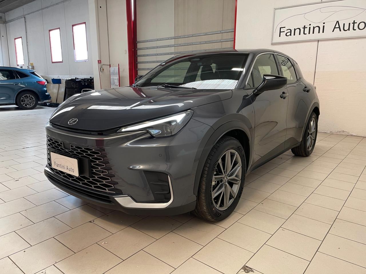 Lexus LBX Elegant hybrid 1.5 2wd e-cvt-Ok Neopat-LEGGI SOTTO