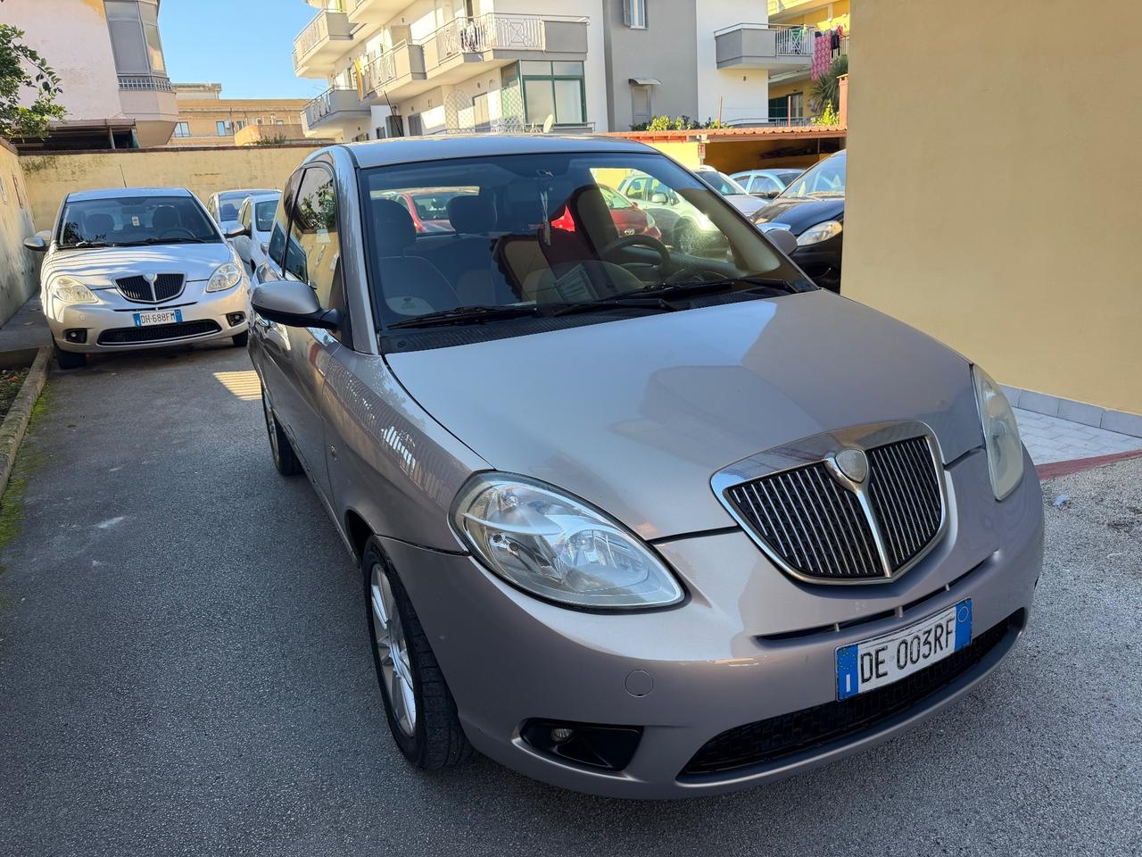 Lancia Ypsilon 1.3 MJT 90 CV Blue&Me