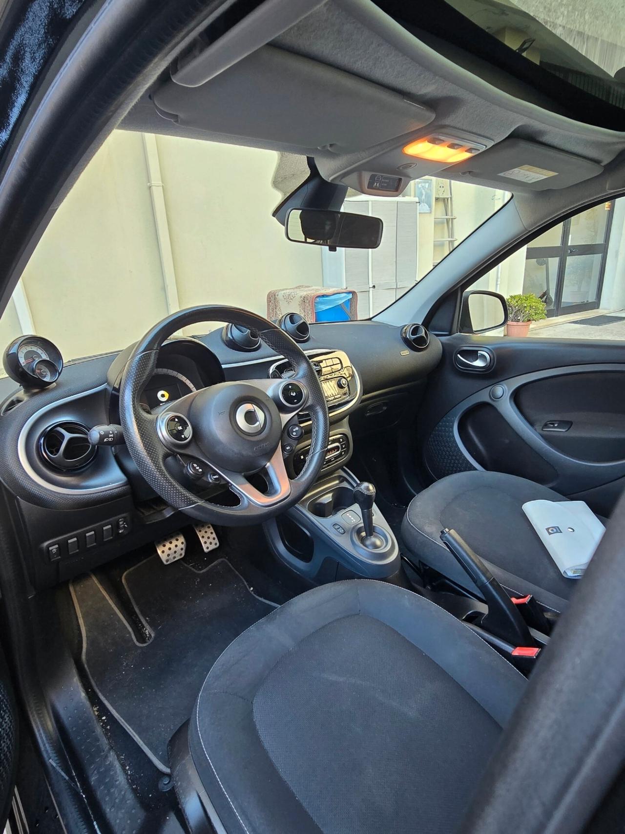 61.000 km - cambio automatico - Smart ForFour 0.9 90cv Turbo twinamic Superpassion