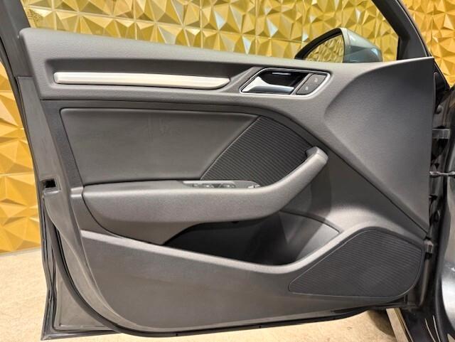 Audi A3 Sedan 30 1.6 tdi S-line116cv s-tronic