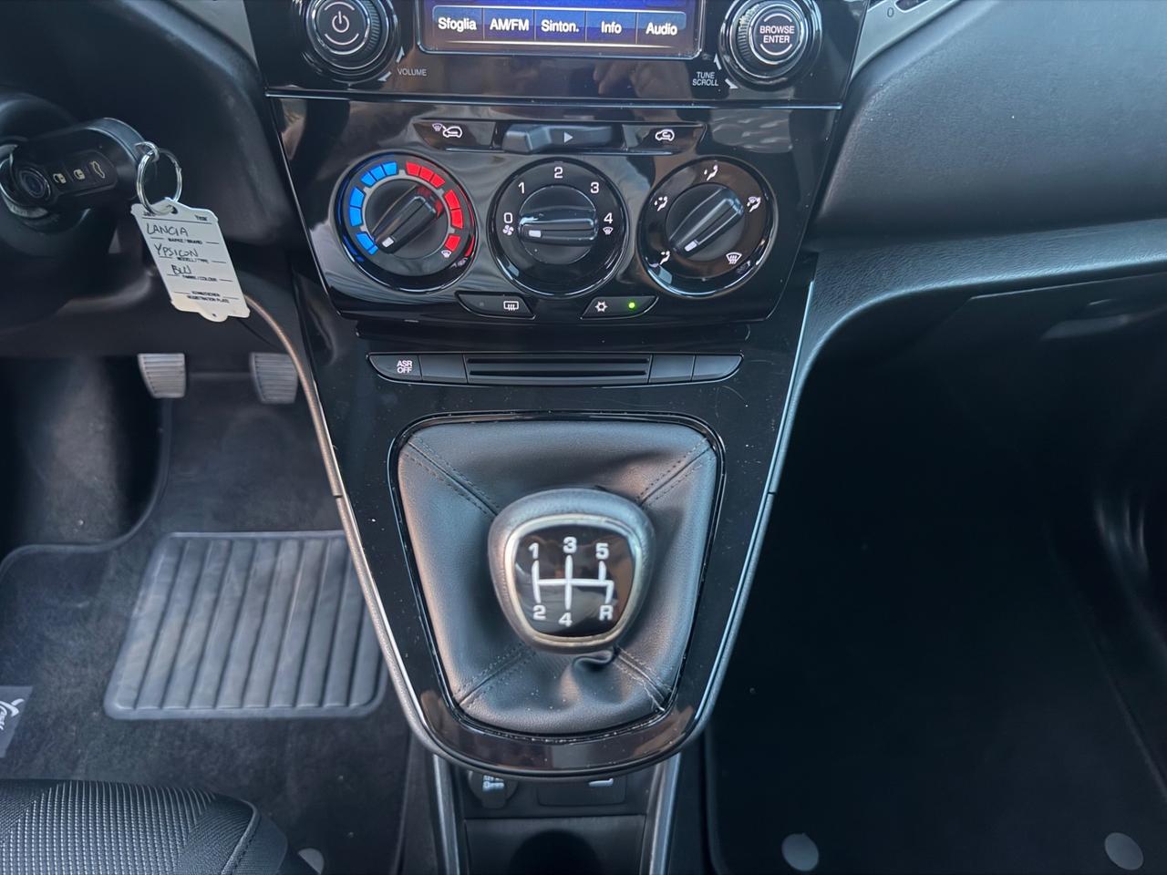 Lancia Ypsilon 1.2 69 CV 5 porte Gold