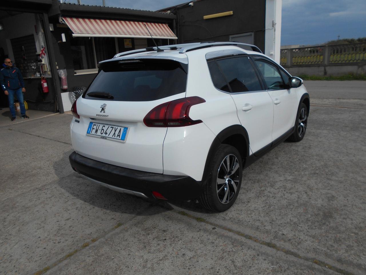 Peugeot 2008 BlueHDi 100 S&S Black Matt