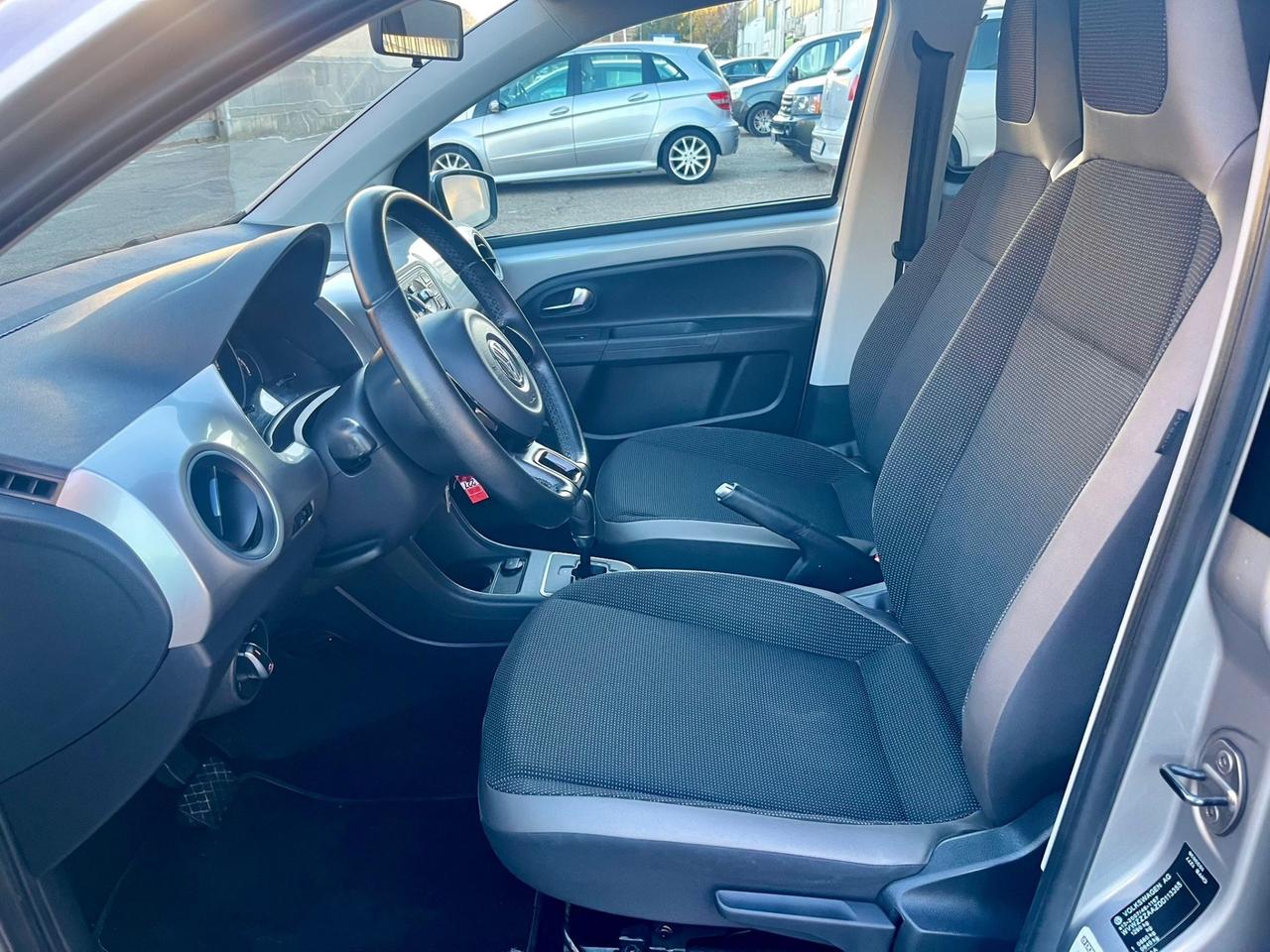 VW Up 1.0benz 2013 153.000km cambio automatico perfetta