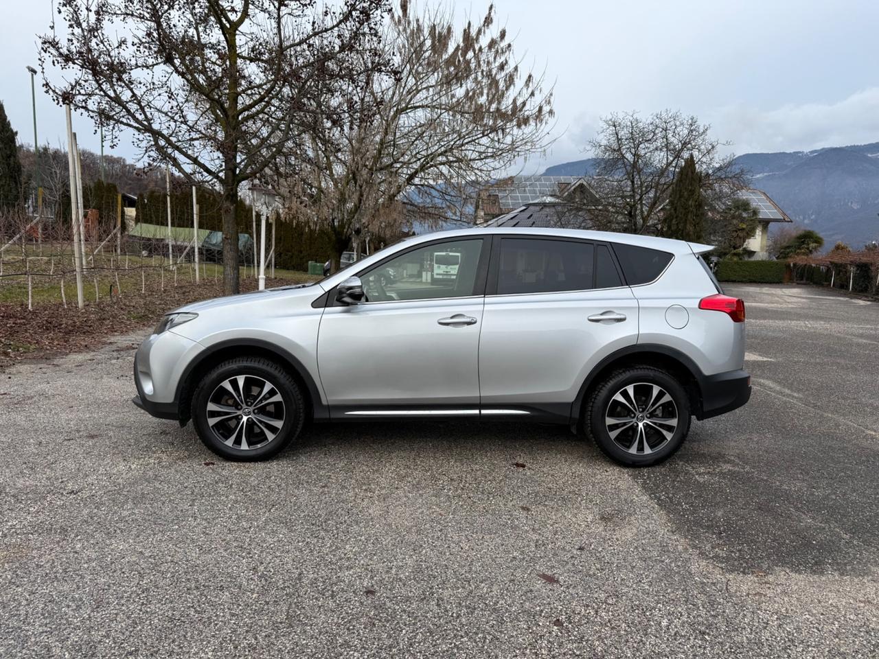 Toyota RAV 4 RAV4 2.0 D-4D 4WD Lounge White Ed.