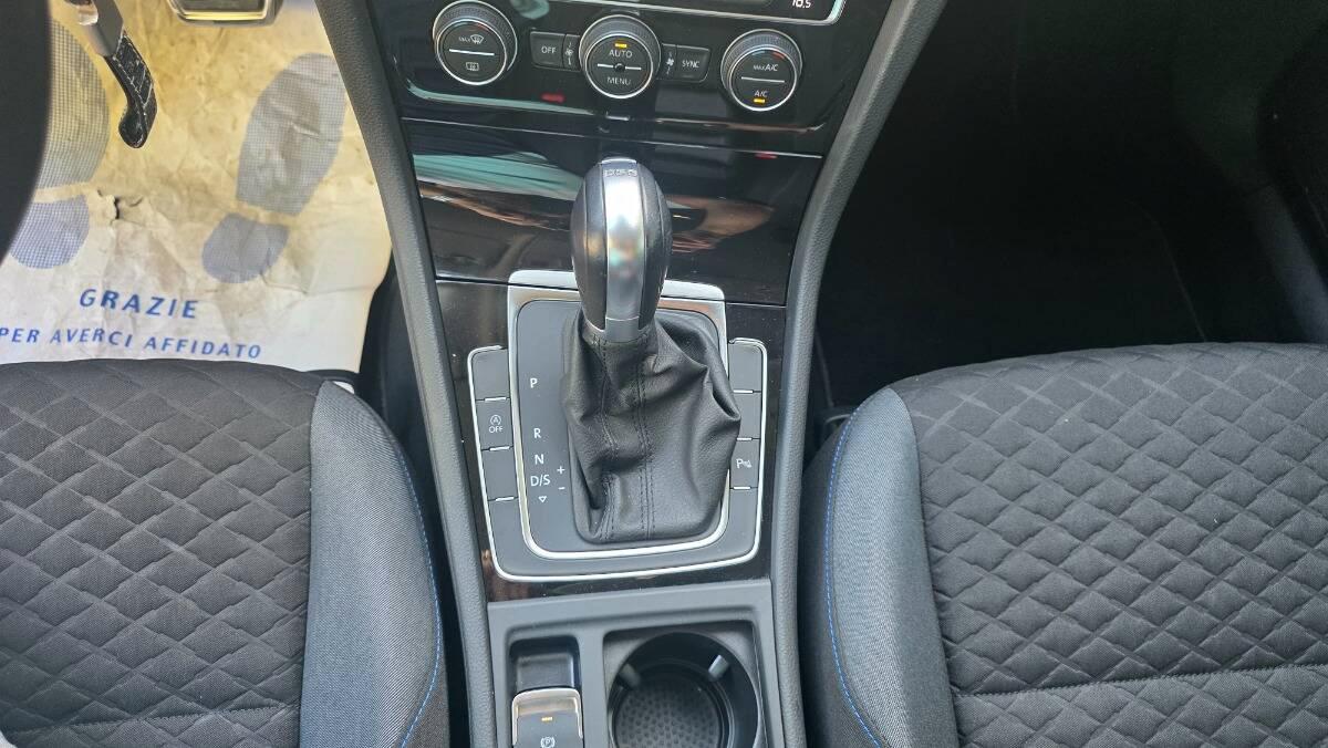 Volkswagen Golf 1.5 tsi Business 130cv dsg