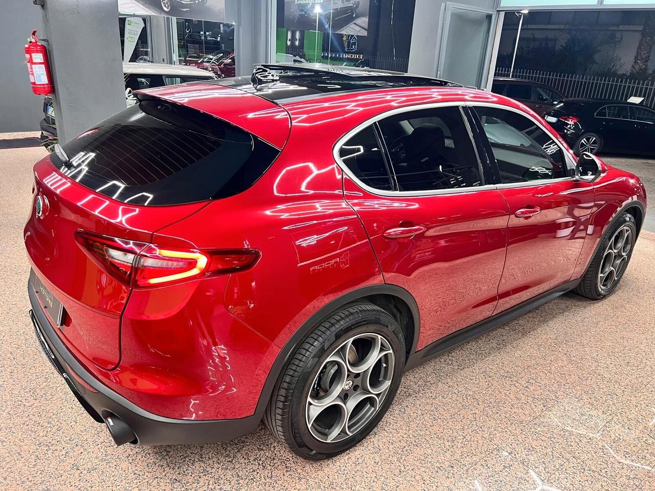 Alfa Romeo Stelvio 2.2 Turbodiesel 180 CV AT8 Q4 Executive red competition