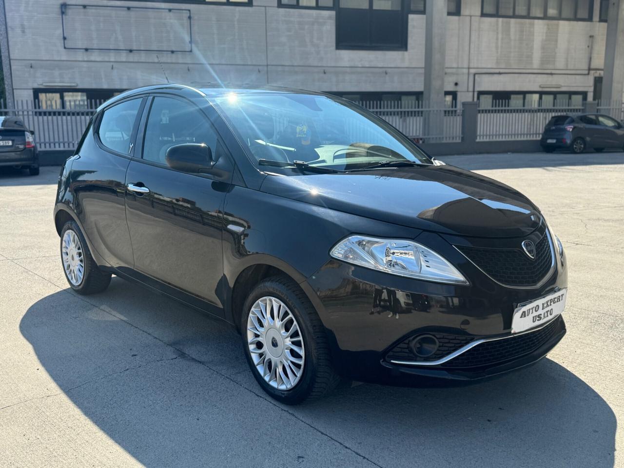 Lancia Ypsilon 1.2 69 CV 5 porte Platinum 2016