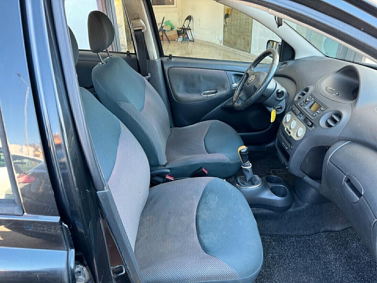 Toyota Yaris 1.3i 16V cat 5 porte SOL