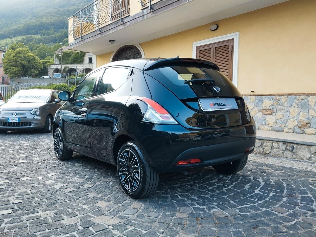 Lancia Ypsilon 1.0 FireFly 5 porte S&S Hybrid !!!