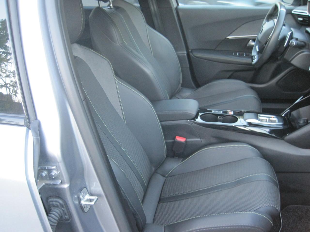 Peugeot 2008 PureTech 130 S&S EAT8 GT