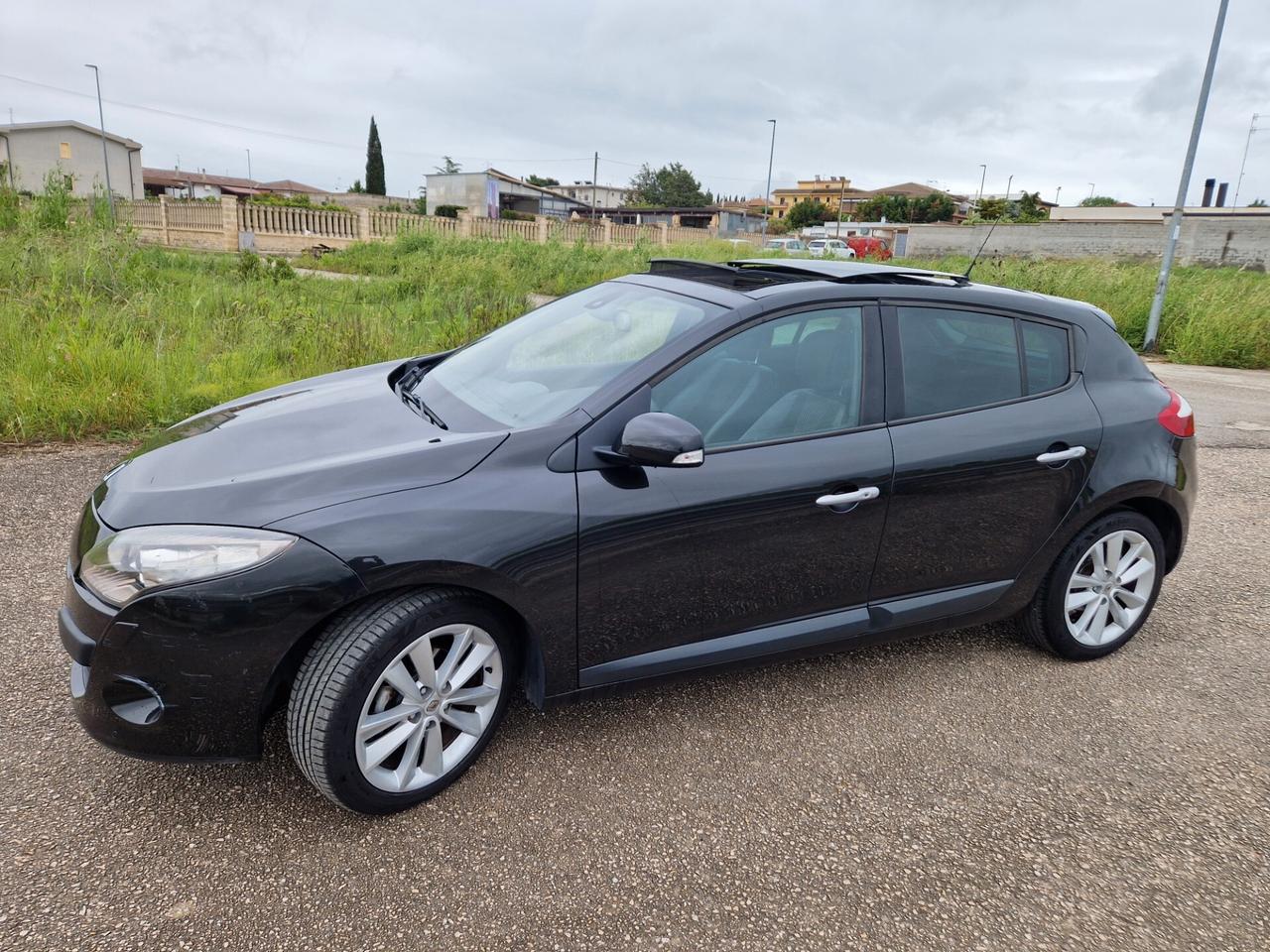 Renault Megane Mégane C-C 1.5 dCi 110CV EDC Luxe