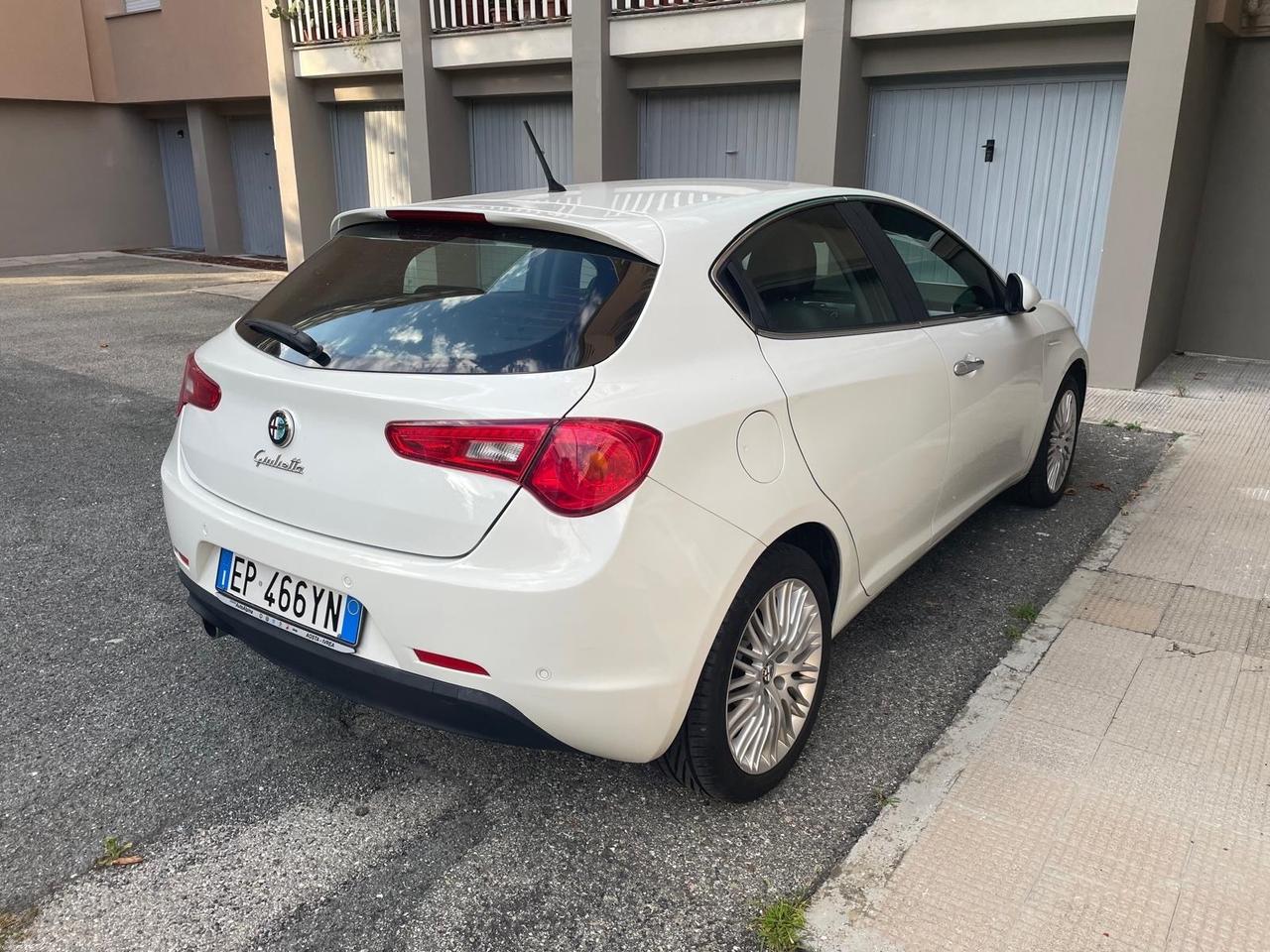 Alfa Romeo Giulietta 1.6 JTDm-2 105 CV Exclusive