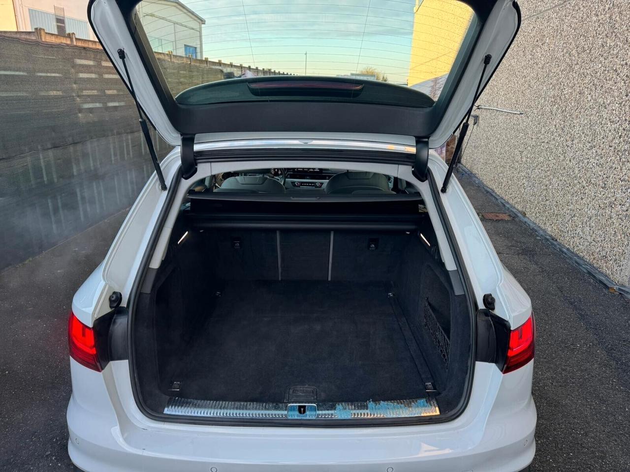 Audi A4 Avant 35 TDI/163 CV S tronic Business Advanced