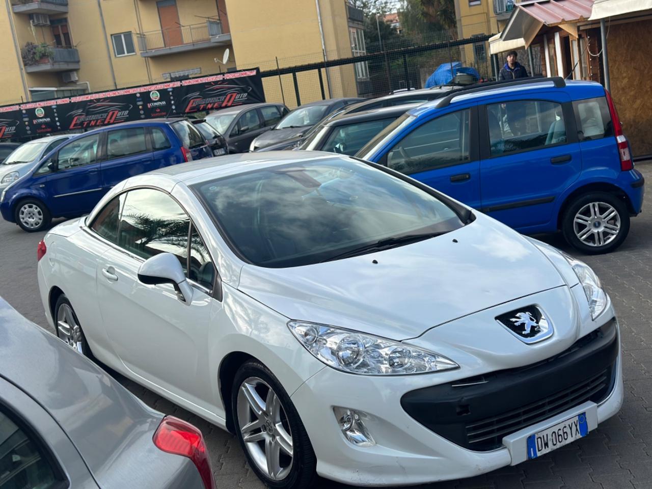 Peugeot 308 2.0 HDi 140CV CC Féline